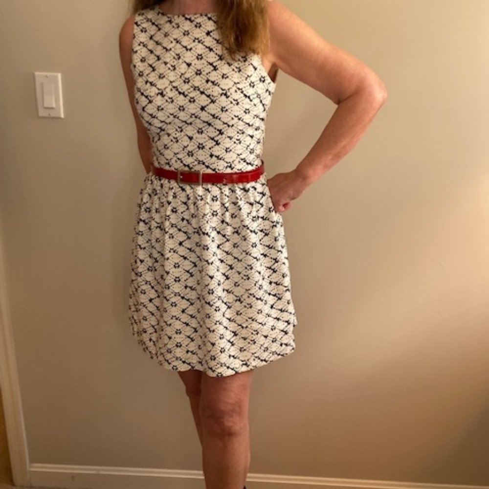 Saks Fifth Avenue RED label dress size Medium